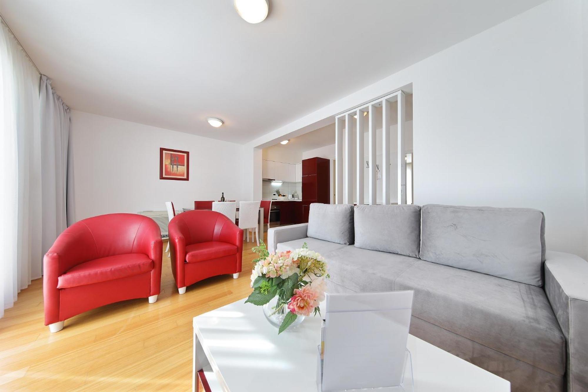 Sunnyside Apartments Resort פטרצ'אנה מראה חיצוני תמונה