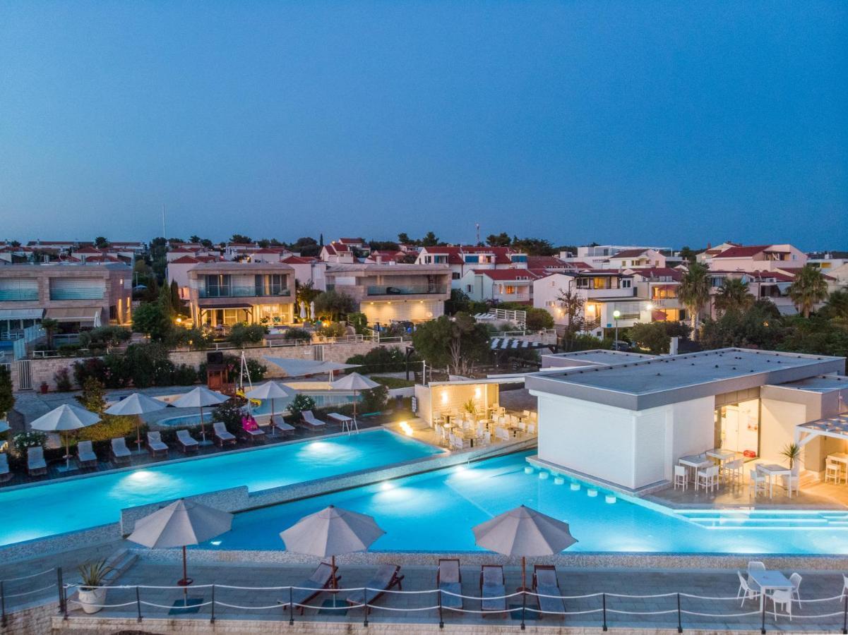 Sunnyside Apartments Resort פטרצ'אנה מראה חיצוני תמונה