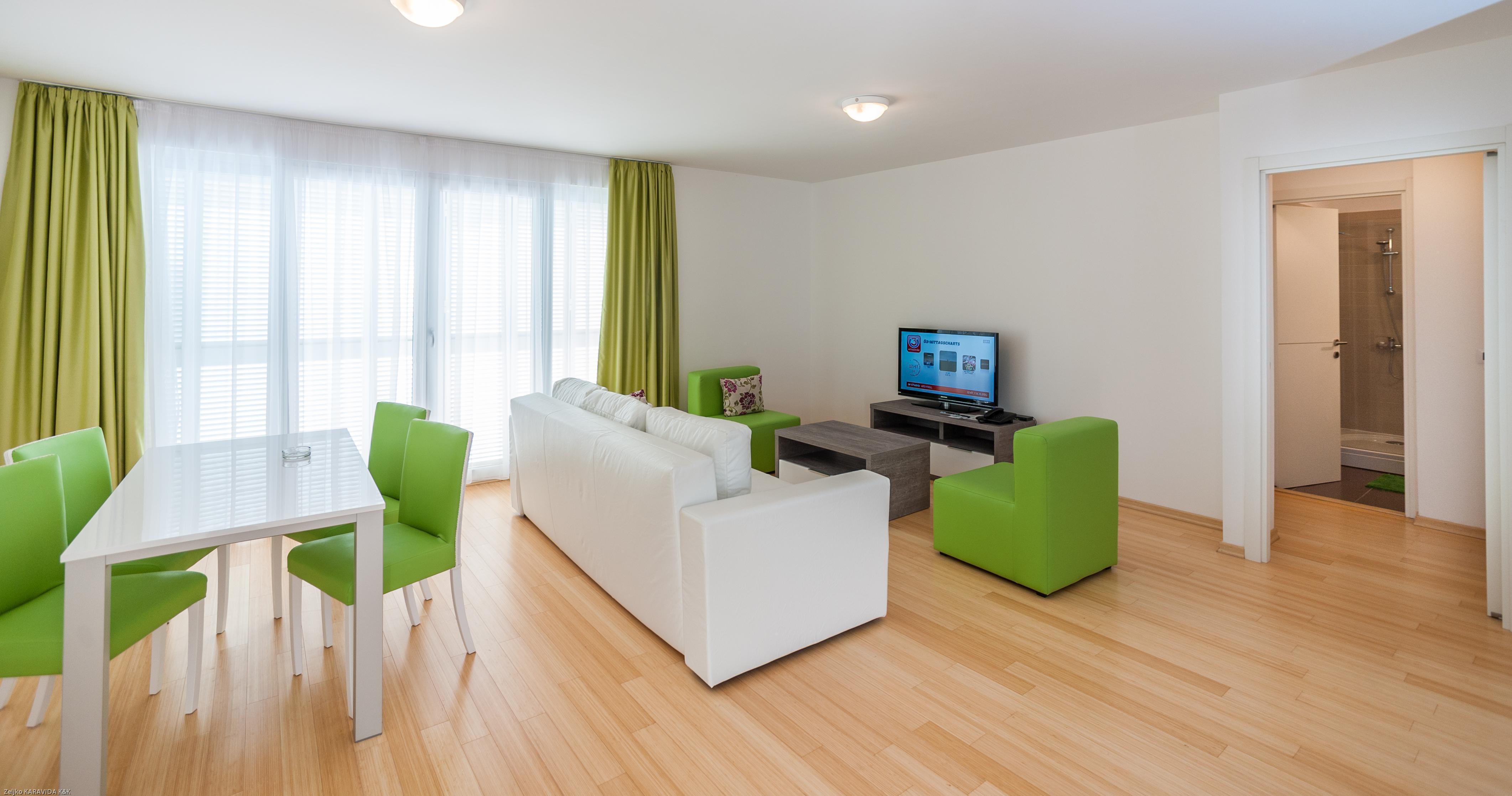 Sunnyside Apartments Resort פטרצ'אנה מראה חיצוני תמונה