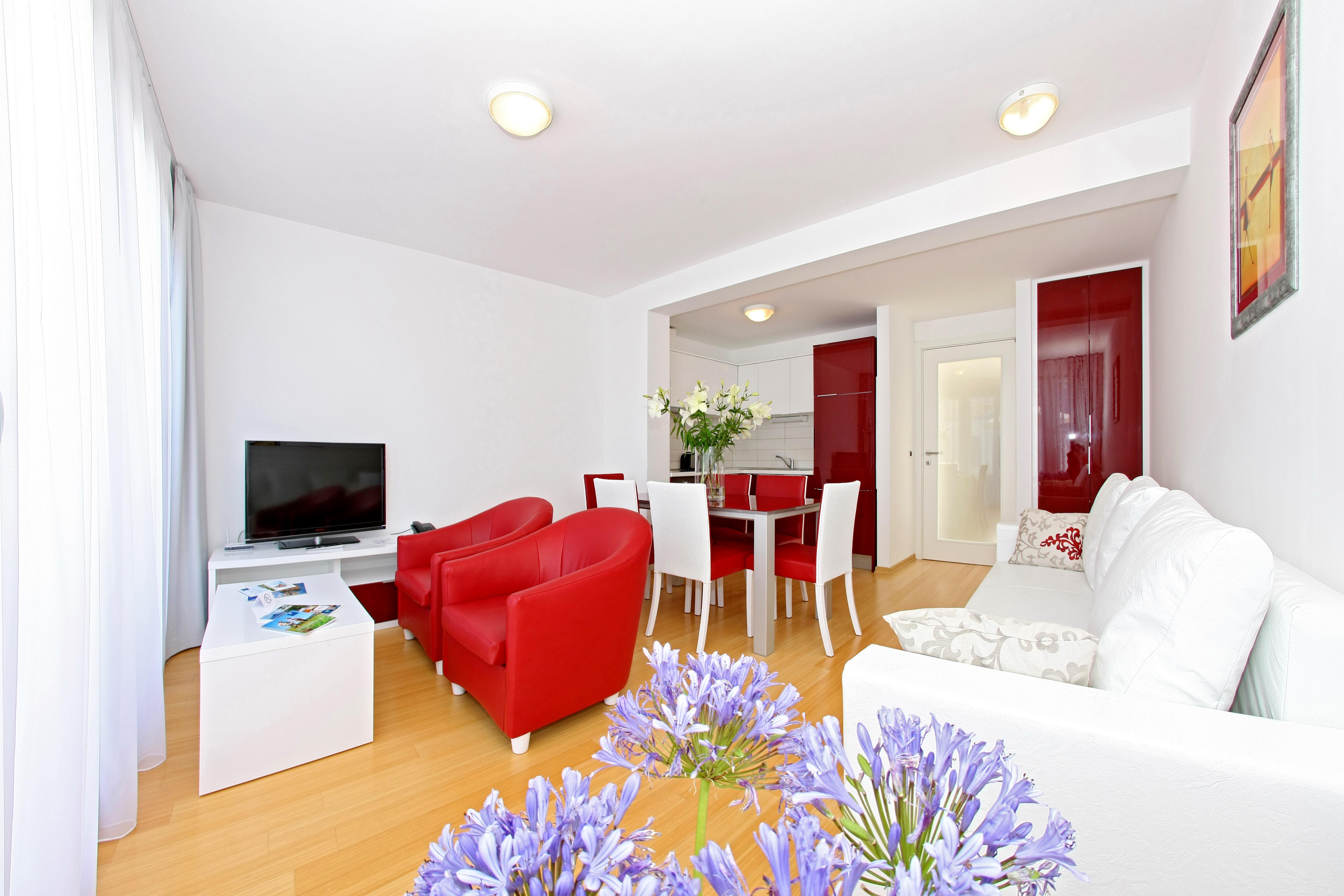 Sunnyside Apartments Resort פטרצ'אנה מראה חיצוני תמונה