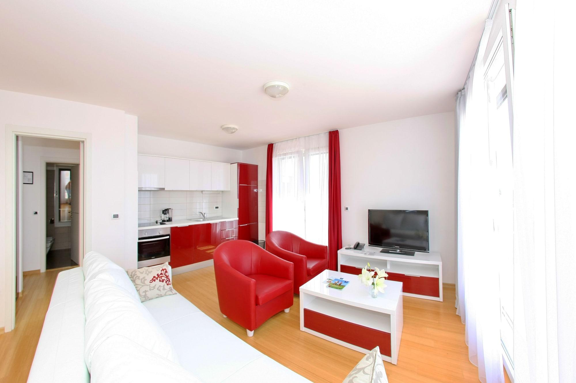 Sunnyside Apartments Resort פטרצ'אנה מראה חיצוני תמונה