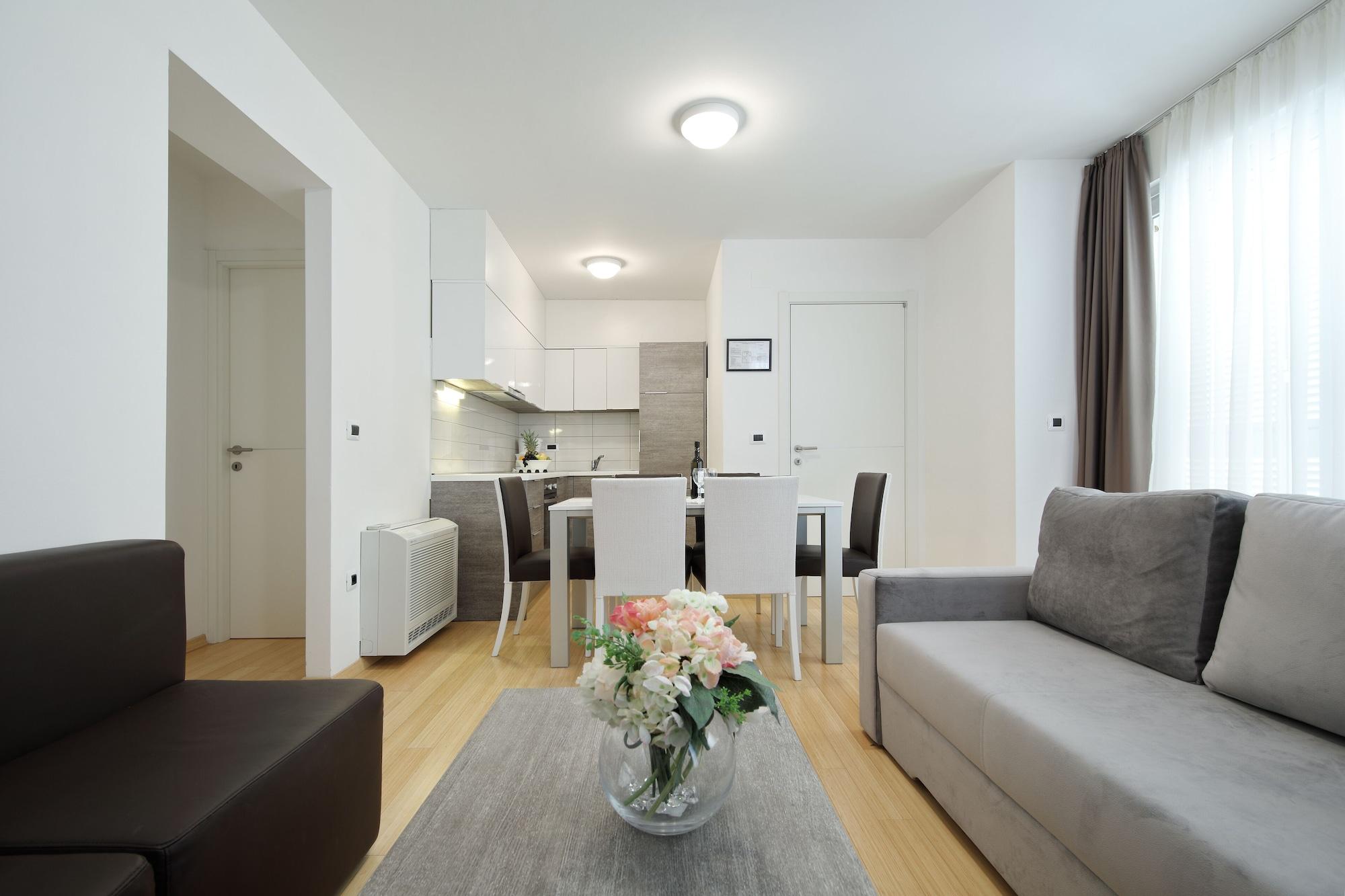 Sunnyside Apartments Resort פטרצ'אנה מראה חיצוני תמונה